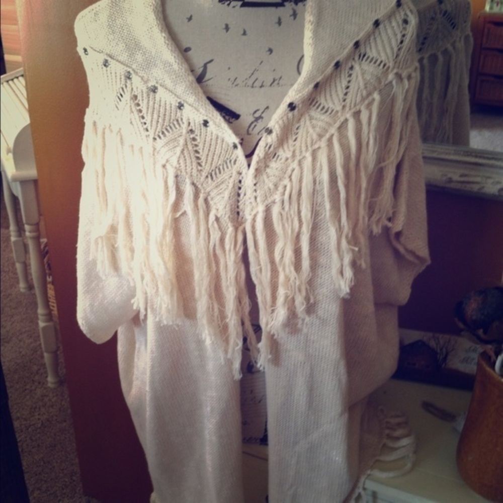 NWT Blue Pepper Oversized Fringed Shrug Small